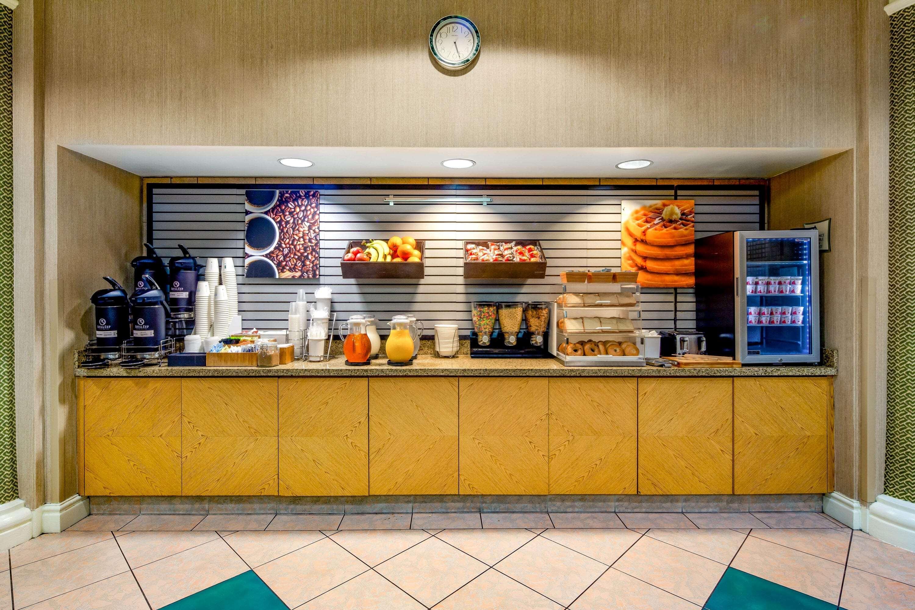 La Quinta By Wyndham Fremont / Silicon Valley Exterior photo