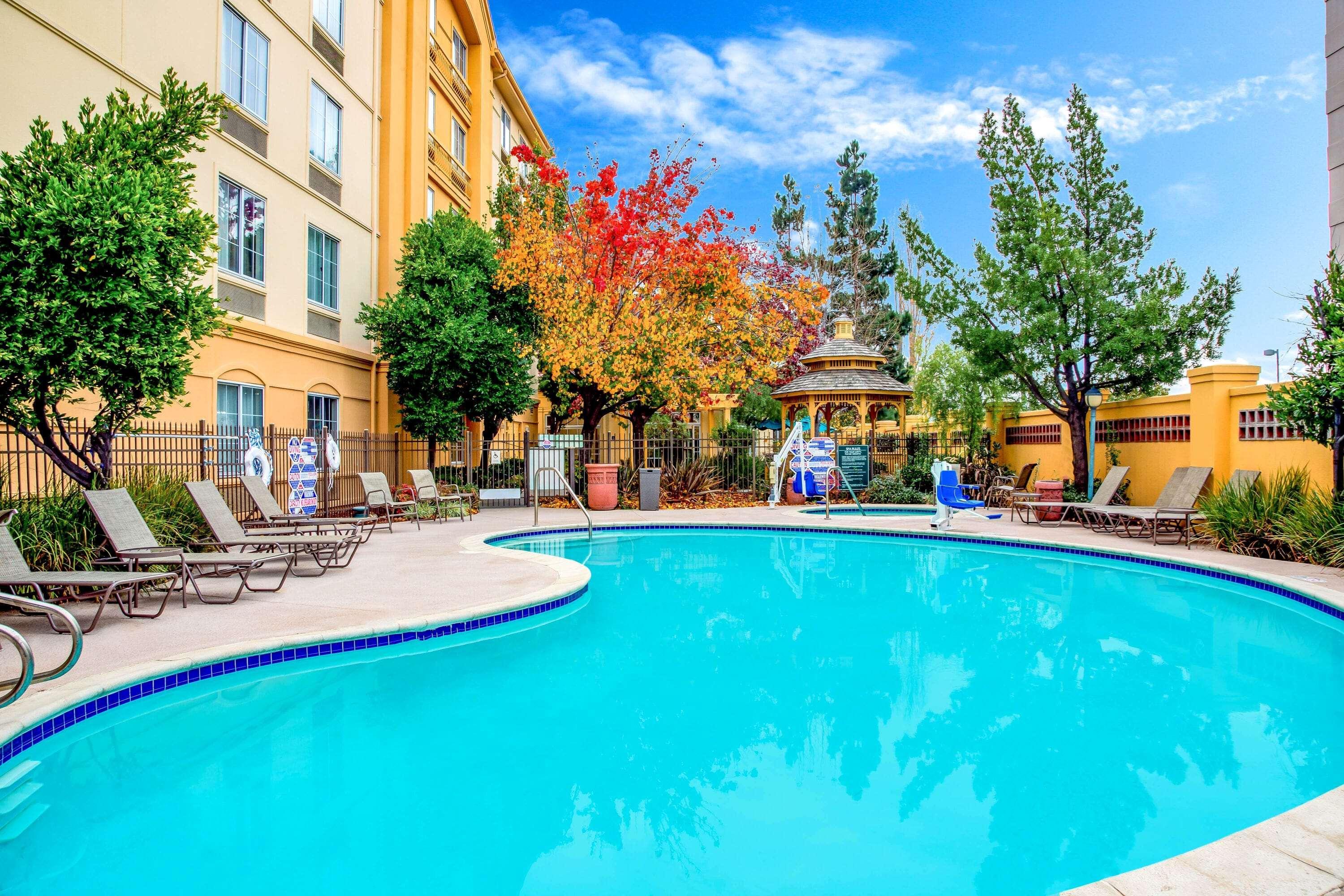 La Quinta By Wyndham Fremont / Silicon Valley Exterior photo