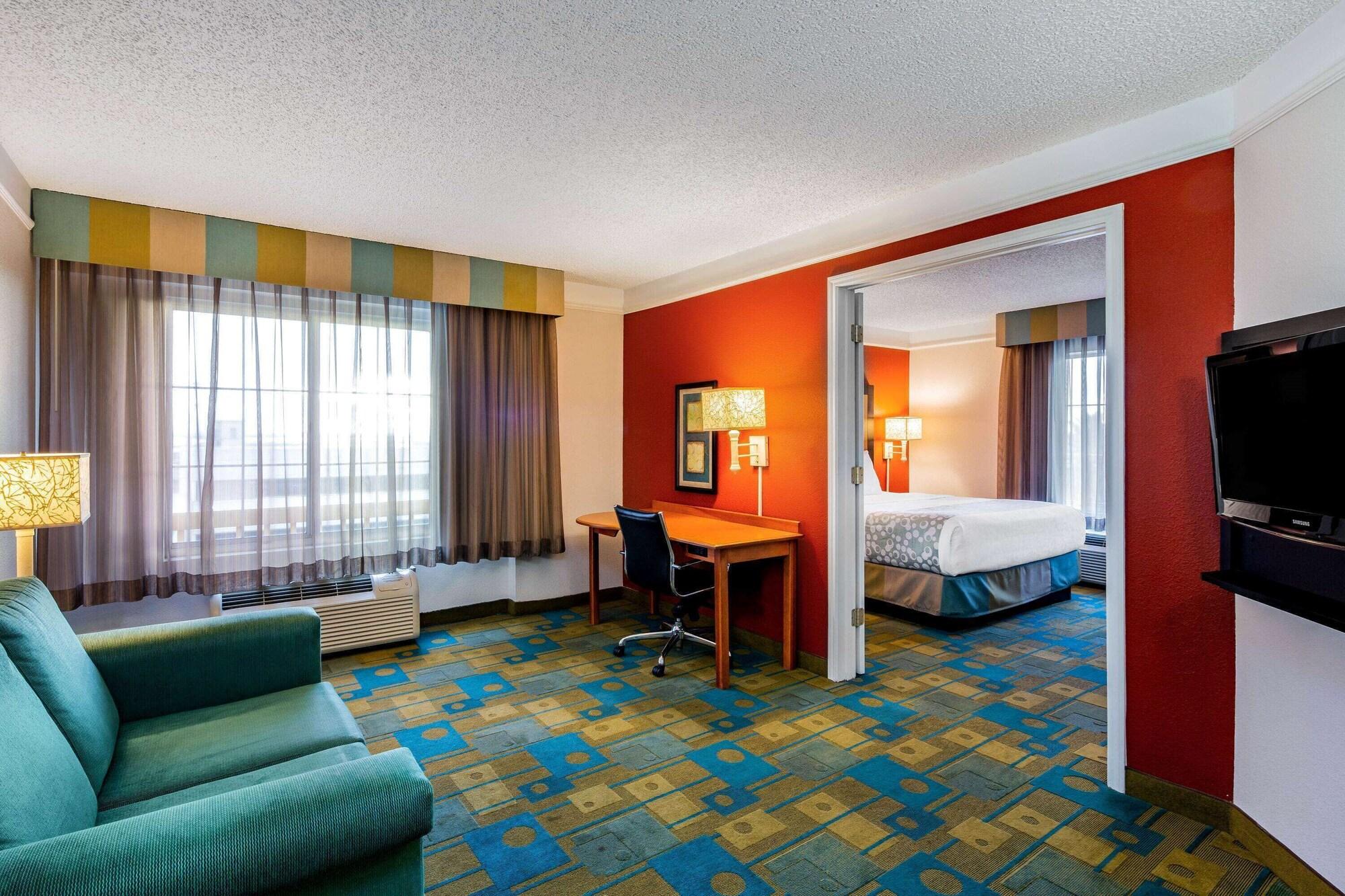La Quinta By Wyndham Fremont / Silicon Valley Exterior photo